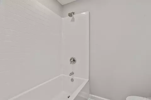 Bath - 819 Hall St, Malvern, AR 72104 photo 2 of 4