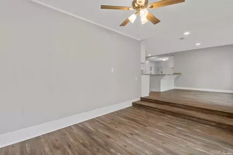 Living - 819 Hall St, Malvern, AR 72104 photo 5 of 7
