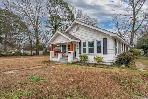 Exterior - 819 Hall St, Malvern, AR 72104 photo 9 of 10
