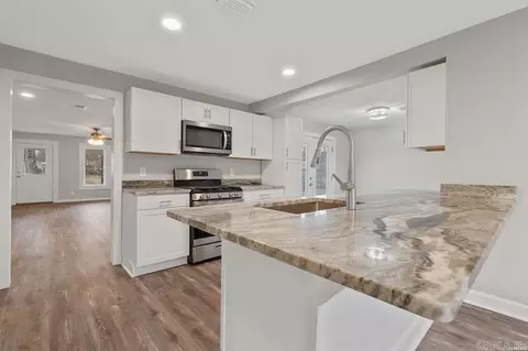 Kitchen - 819 Hall St, Malvern, AR 72104 photo 1 of 3