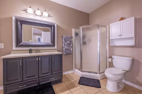 Bath - 151 Hardester Dr, Cabot, AR 72023 photo 3 of 3