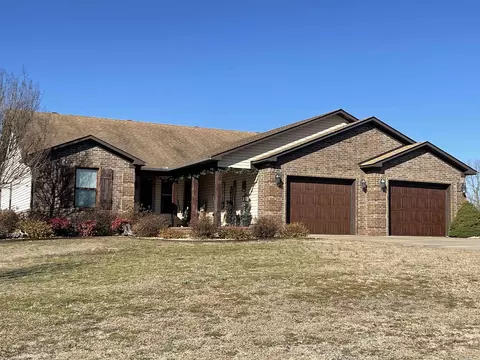 14 Cemetery St, Vilonia, AR 72173