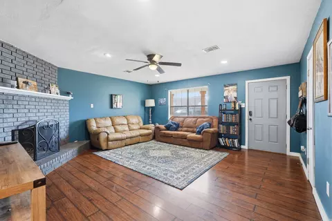 Living - 1906 Arrowhead Ln, Conway, AR 72034 photo 1 of 2