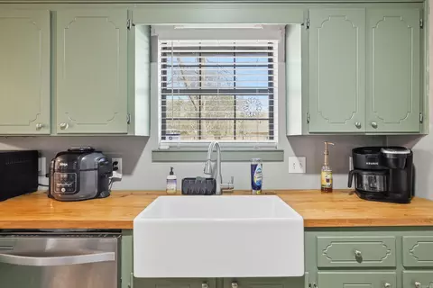 Kitchen - 1906 Arrowhead Ln, Conway, AR 72034 photo 3 of 5