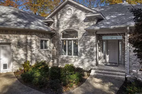 6 Galope Pl, Hot Springs Village, AR 71909
