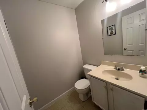 Bath - 927-929 E Margret, Piggott, AR 72454 photo 5 of 6