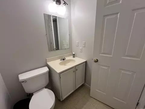 Bath - 927-929 E Margret, Piggott, AR 72454 photo 2 of 6