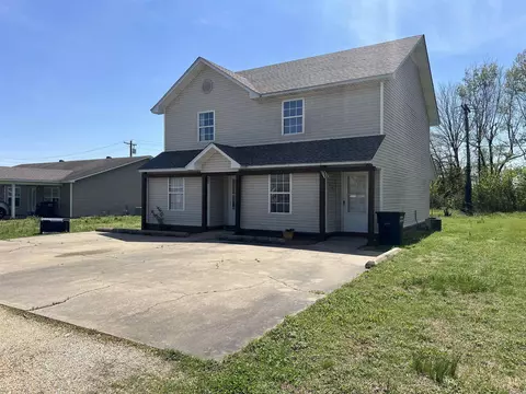 Exterior - 927-929 E Margret, Piggott, AR 72454 photo 3 of 6