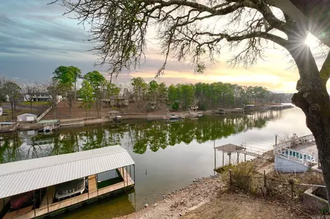 1143 Twin Points Rd, Hot Springs, AR 71913