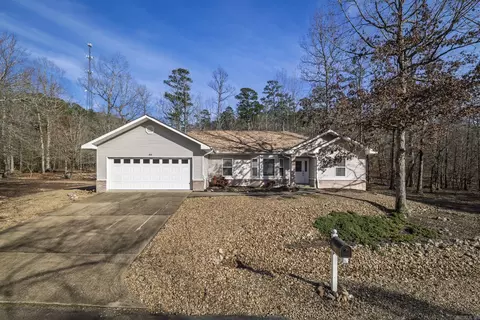 44 Escuadron Ln, Hot Springs Village, AR 71909