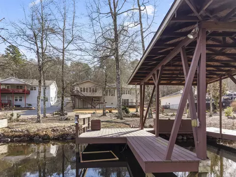 70 Estremedura Dr, Hot Springs Village, AR 71909