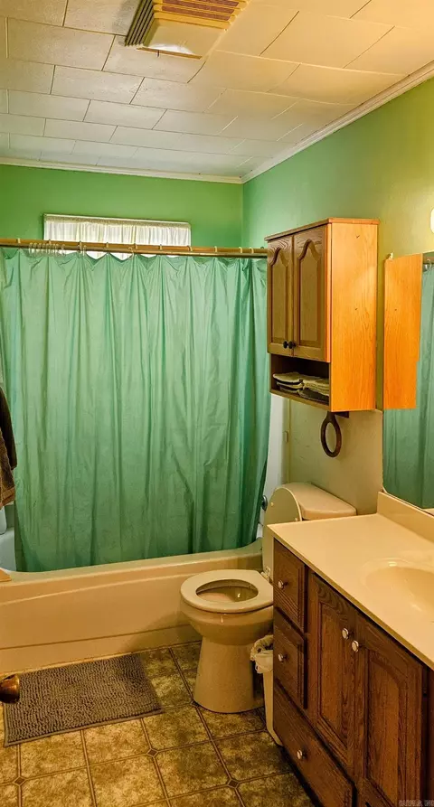 Bath - 110 Edith St, Corning, AR 72422 photo 2 of 2