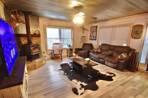 Living - 356 Pleasant Hill Rd, Rockport, AR 72104 photo 4 of 4