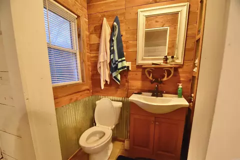 Bath - 356 Pleasant Hill Rd, Rockport, AR 72104 photo 4 of 5