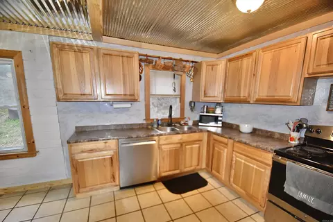 Kitchen - 356 Pleasant Hill Rd, Rockport, AR 72104 photo 3 of 4