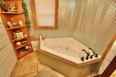 Bath - 356 Pleasant Hill Rd, Rockport, AR 72104 photo 2 of 5