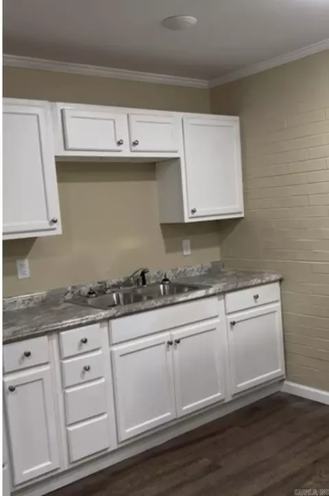 3009 S Ash St, Pine Bluff, AR 71603 photo 5