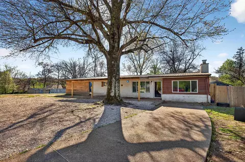 380 Long Beach Dr, Hot Springs, AR 71913