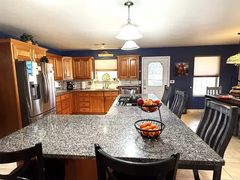 Kitchen - 2290 Greers Ferry Rd, Drasco, AR 72530 photo 3 of 6