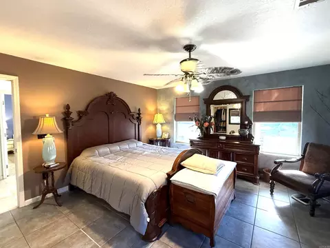 Bedroom - 2290 Greers Ferry Rd, Drasco, AR 72530 photo 2 of 4
