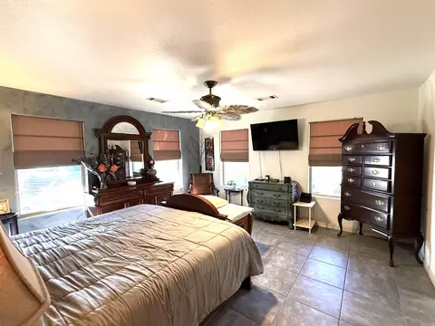 Bedroom - 2290 Greers Ferry Rd, Drasco, AR 72530 photo 1 of 4