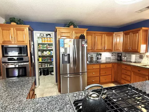 Kitchen - 2290 Greers Ferry Rd, Drasco, AR 72530 photo 6 of 6
