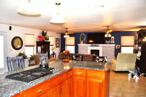 Kitchen - 2290 Greers Ferry Rd, Drasco, AR 72530 photo 5 of 6