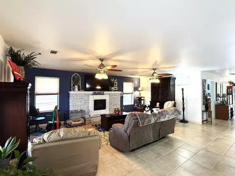Living - 2290 Greers Ferry Rd, Drasco, AR 72530 photo 3 of 3
