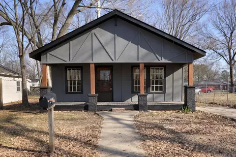 402 N Morrill St, Morrilton, AR 72110