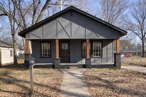 402 N Morrill St, Morrilton, AR 72110