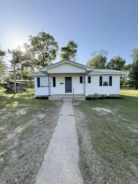 303 NW Third St, Corning, AR 72422
