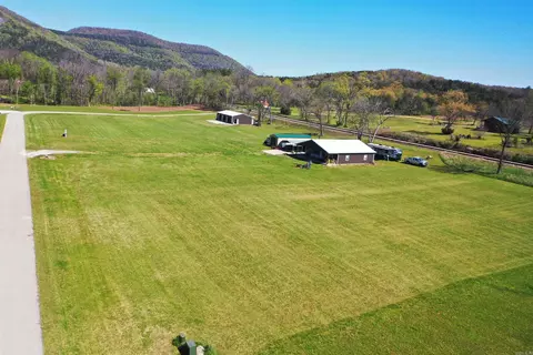 333 Manor Dr, Melbourne, AR 72556