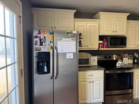 Kitchen - 3630 Pathstone Cir, Conway, AR 72032 photo 2 of 2