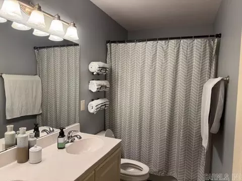 Bath - 3630 Pathstone Cir, Conway, AR 72032 photo 1 of 2