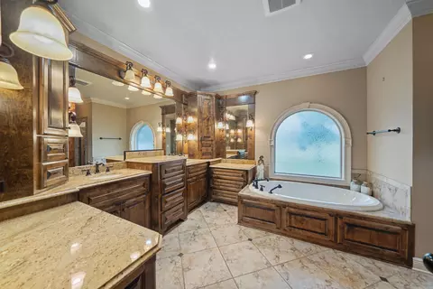 Bath - 1795 W Hwy 64, El Paso, AR 72045 photo 3 of 6
