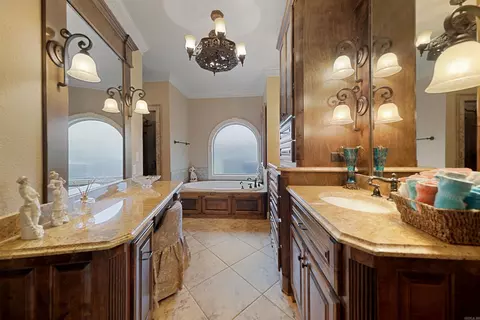 Bath - 1795 W Hwy 64, El Paso, AR 72045 photo 2 of 6