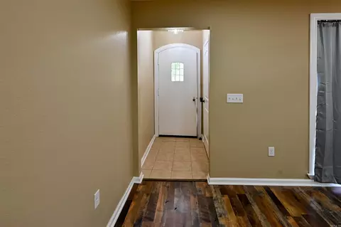 Entry Way - 1300 W 28th Ave, Pine Bluff, AR 71603 photo 1 of 3