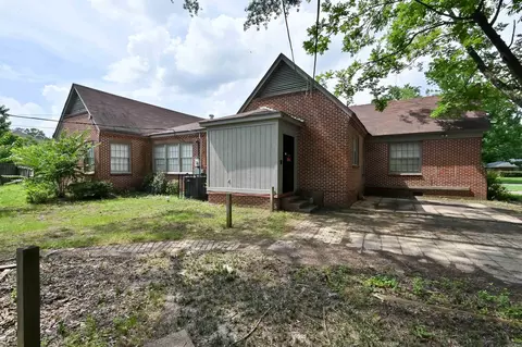 Exterior - 1300 W 28th Ave, Pine Bluff, AR 71603 photo 5 of 8