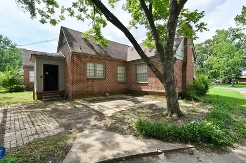 Exterior - 1300 W 28th Ave, Pine Bluff, AR 71603 photo 4 of 8
