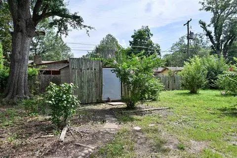 Exterior - 1300 W 28th Ave, Pine Bluff, AR 71603 photo 6 of 8
