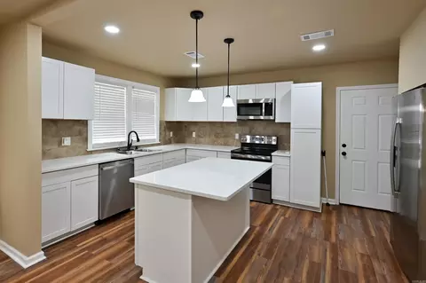 Kitchen - 1300 W 28th Ave, Pine Bluff, AR 71603 photo 1 of 2