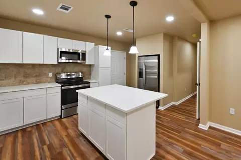 Kitchen - 1300 W 28th Ave, Pine Bluff, AR 71603 photo 2 of 2