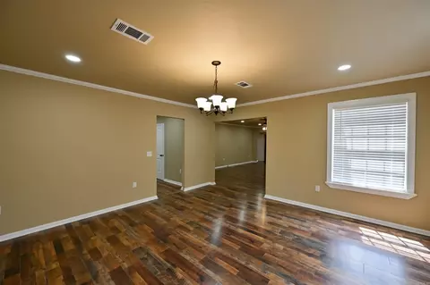 Living - 1300 W 28th Ave, Pine Bluff, AR 71603 photo 4 of 7