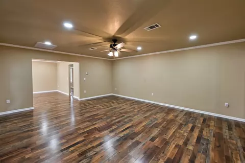 Living - 1300 W 28th Ave, Pine Bluff, AR 71603 photo 5 of 7