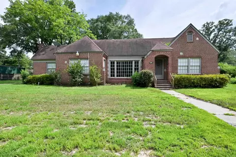 Exterior - 1300 W 28th Ave, Pine Bluff, AR 71603 photo 2 of 8