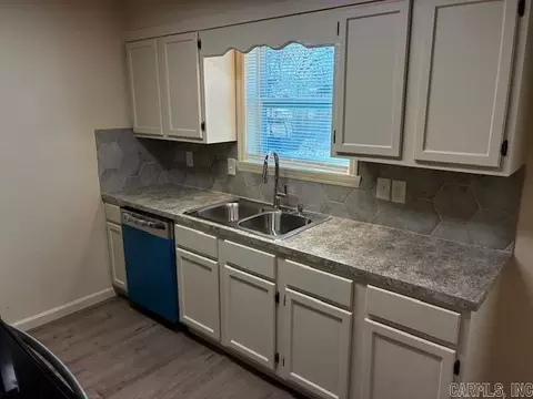Kitchen - 209 N Pear St, Beebe, AR 72012 photo 3 of 7
