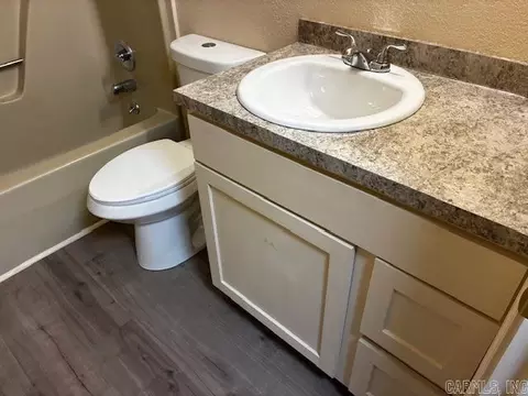 Bath - 209 N Pear St, Beebe, AR 72012 photo 5 of 5