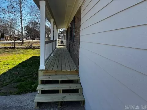 Exterior - 209 N Pear St, Beebe, AR 72012 photo 3 of 3