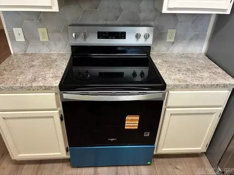 Kitchen - 209 N Pear St, Beebe, AR 72012 photo 4 of 7