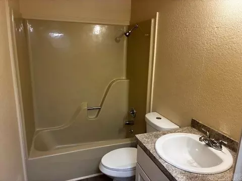 Bath - 209 N Pear St, Beebe, AR 72012 photo 4 of 5
